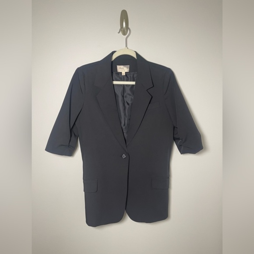 Elizabeth & James Black Ruched Crop Sleeve Blazer - Size: 10‎